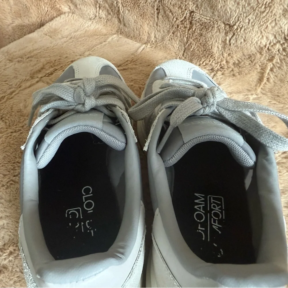 Adidas Run 70s 2.0 Foam Footbed Sneakers Worn Once - Picture 4 of 7